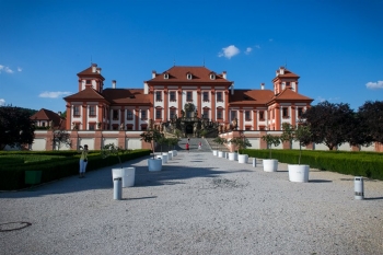 4. Troja Castle